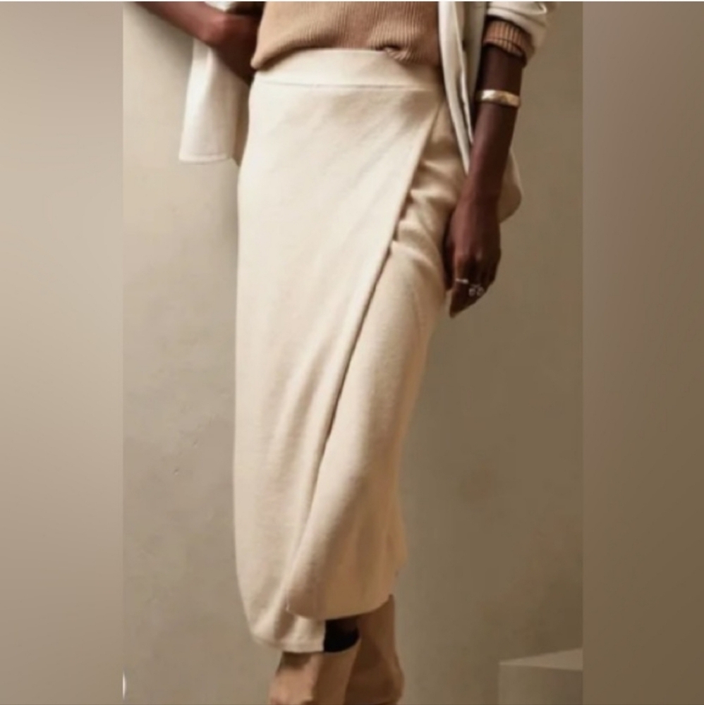 Banana Republic Knit Skirt